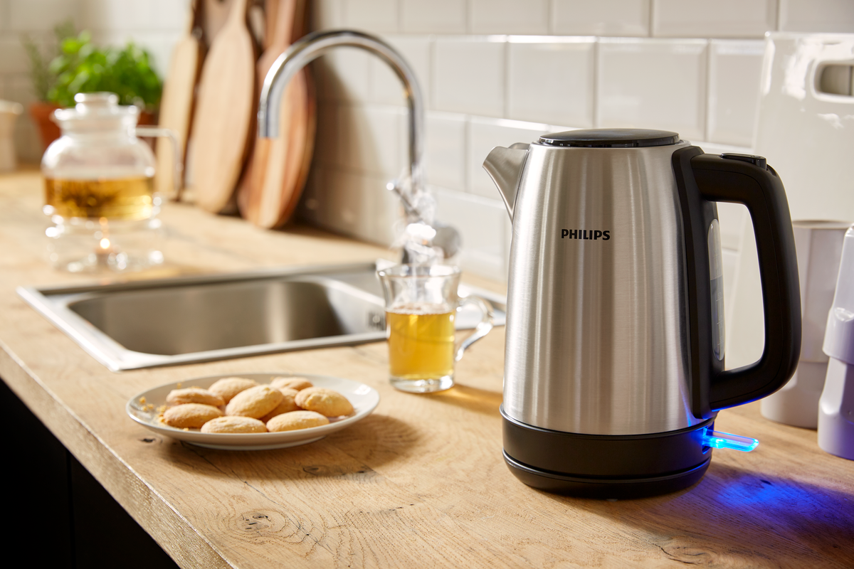 Philips | Daily Collection Kettle | HD9350/90 | Electric | 2200 W | 1.7 L | Stainless steel | 360° rotational base | Stainless steel