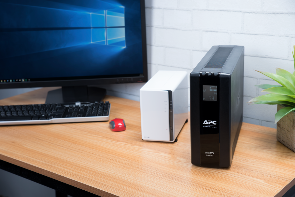 Schneider Electric APC Back-UPS Pro | BR650MI | 650 VA | 390 W
