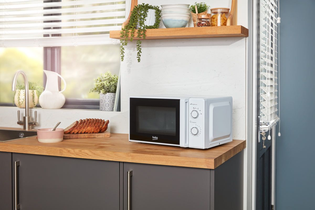 BEKO Microwave MOC20100WFB, 700W, 20L, 900W, White
