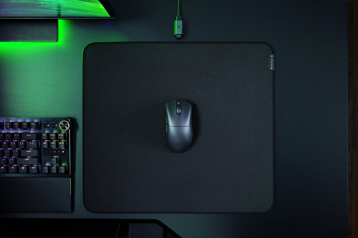 Razer DeathAdder V3 HyperSpeed Belaidė žaidimų pelė RF Wireless + USB-C, 26000 DPI, Juoda