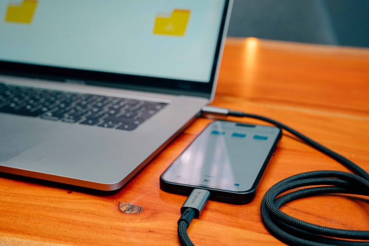 Verbatim 31847 Sync &amp; Charge Kabelis USB-C į USB-C 240W 40Gbps 120cm, Pilka/Juoda