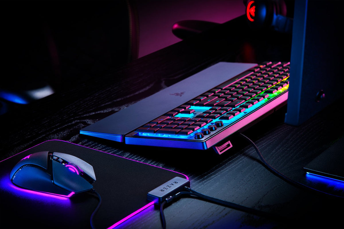 Razer Ornata V3 Laidinė žaidimų klaviatūra, USB, RGB LED, US, Mecha-membrane switch, Juoda