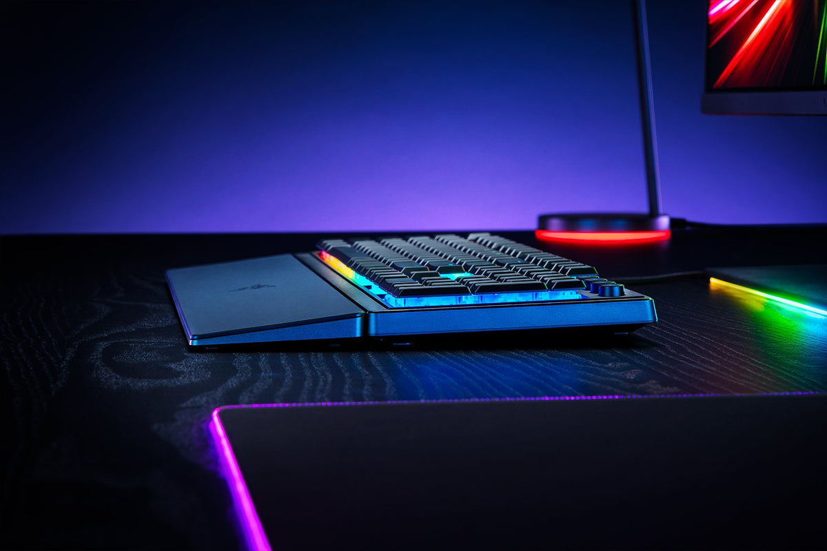 Razer Ornata V3 Laidinė žaidimų klaviatūra, USB, RGB LED, US, Mecha-membrane switch, Juoda