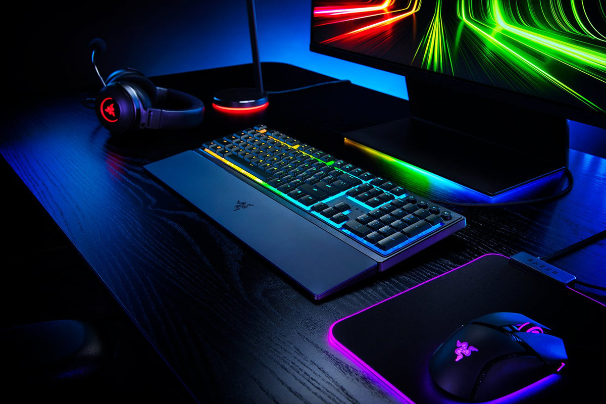 Razer Ornata V3 Laidinė žaidimų klaviatūra, USB, RGB LED, US, Mecha-membrane switch, Juoda