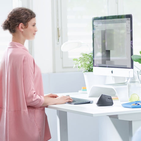 Logitech MX Vertical Ergonomiška belaidė pelė RF Wireless+Bluetooth, 4000 DPI, Graphite
