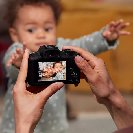 Canon | EOS R100 Mirrorless Camera + RF-S 18-45mm F4.5-6.3 IS STM Lens | 6052C013 | Megapixel 24.1 MP | ISO sensitivity (max) 12800 | Display diagonal 3.0 " | Wi-Fi | Automatic, manual | CMOS | Black
