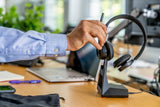 Poly Voyager 4320 MS Teams Belaidės ausinės, Bluetooth, USB-A, +BT700 dongle, +Charging Stand, Juoda