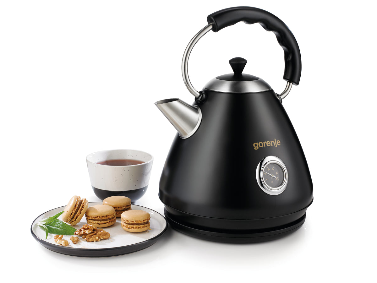 Gorenje | Kettle | K17CLBK | Electric | 2200 W | 1.7 L | Plastic/Metal | 360° rotational base | Black