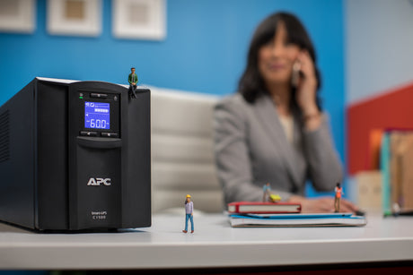 Schneider Electric APC Smart-UPS C | SMC1500IC | 1500 VA | 900 W