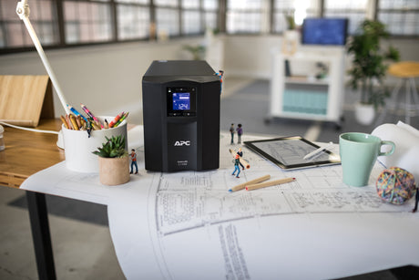 Schneider Electric APC Smart-UPS C | SMC1500IC | 1500 VA | 900 W