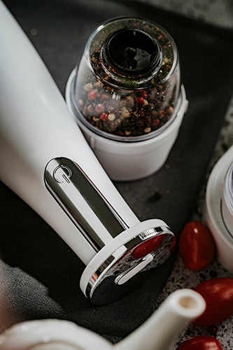Adler | Electric Salt and pepper grinder | AD 4449w | Housing material ABS plastic | 7 W | Lithium | Matte White