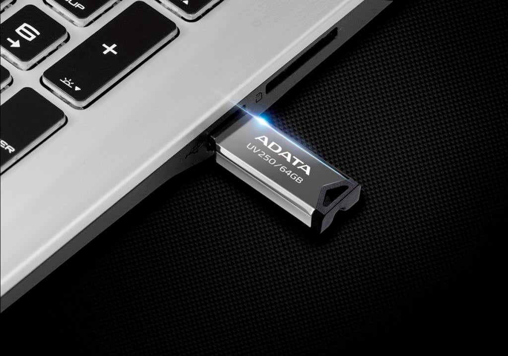 ADATA | USB Flash Drive | UV250 | 32 GB | USB Type-A | Silver