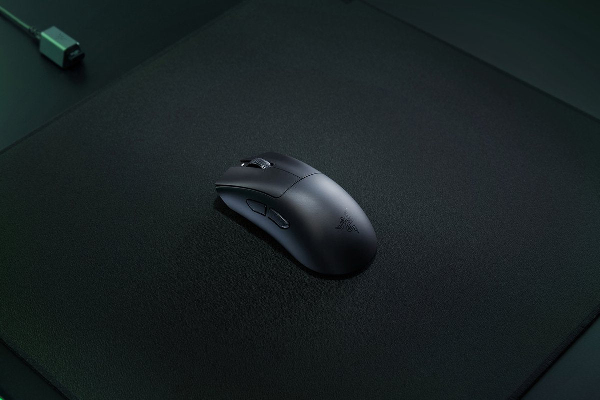 Razer DeathAdder V3 HyperSpeed Belaidė žaidimų pelė RF Wireless + USB-C, 26000 DPI, Juoda