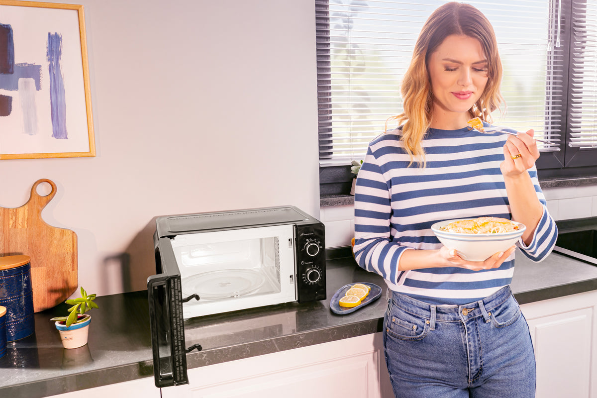 BEKO Microwave MOC20100BFB, 700W, 20L, 900W, Black
