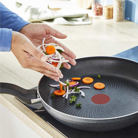 TEFAL Pan | H0560642 | Frying | Diameter 28 cm | Suitable for induction hob | Fixed handle | Black